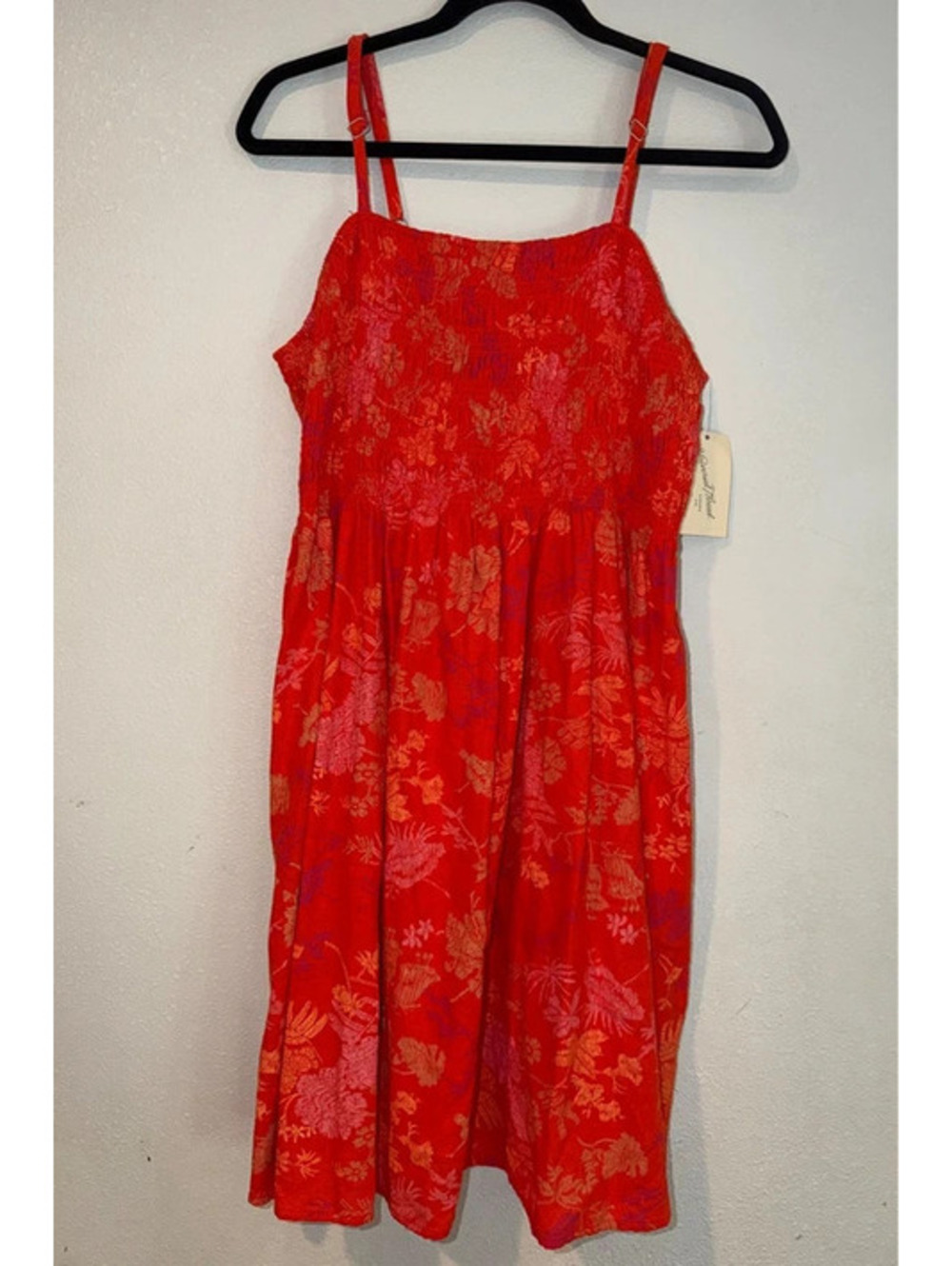 Universal Thread Women’s Red Floral Smocked with Pockets Size Large NWT